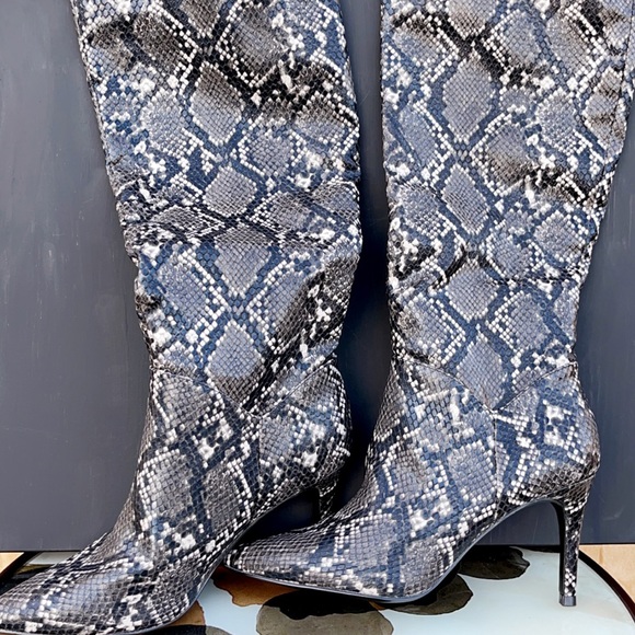 Steven Madden snake skin boots - Picture 2 of 4